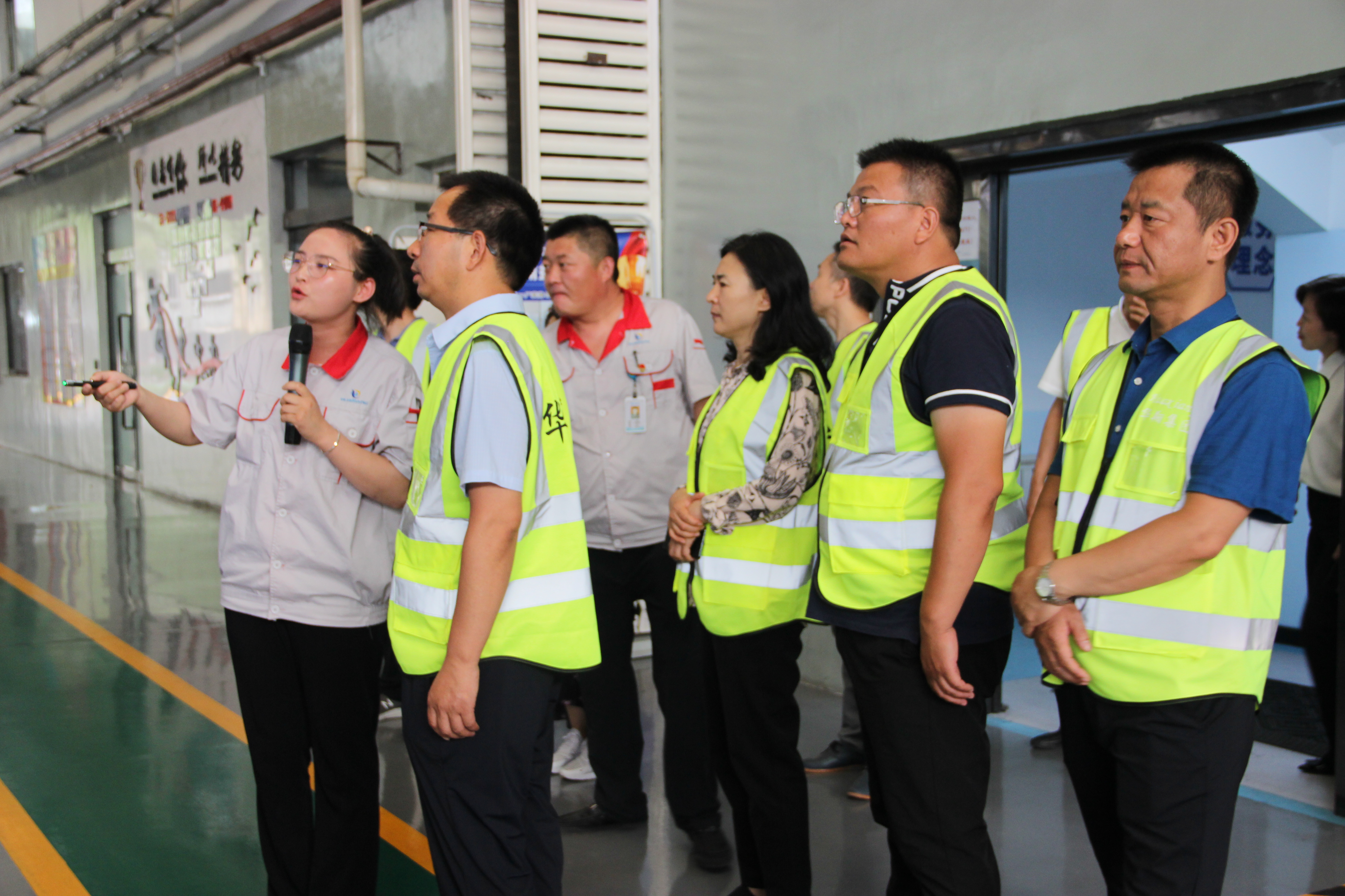 運城市政府發(fā)展研究中心領(lǐng)導蒞臨我司參觀調(diào)研