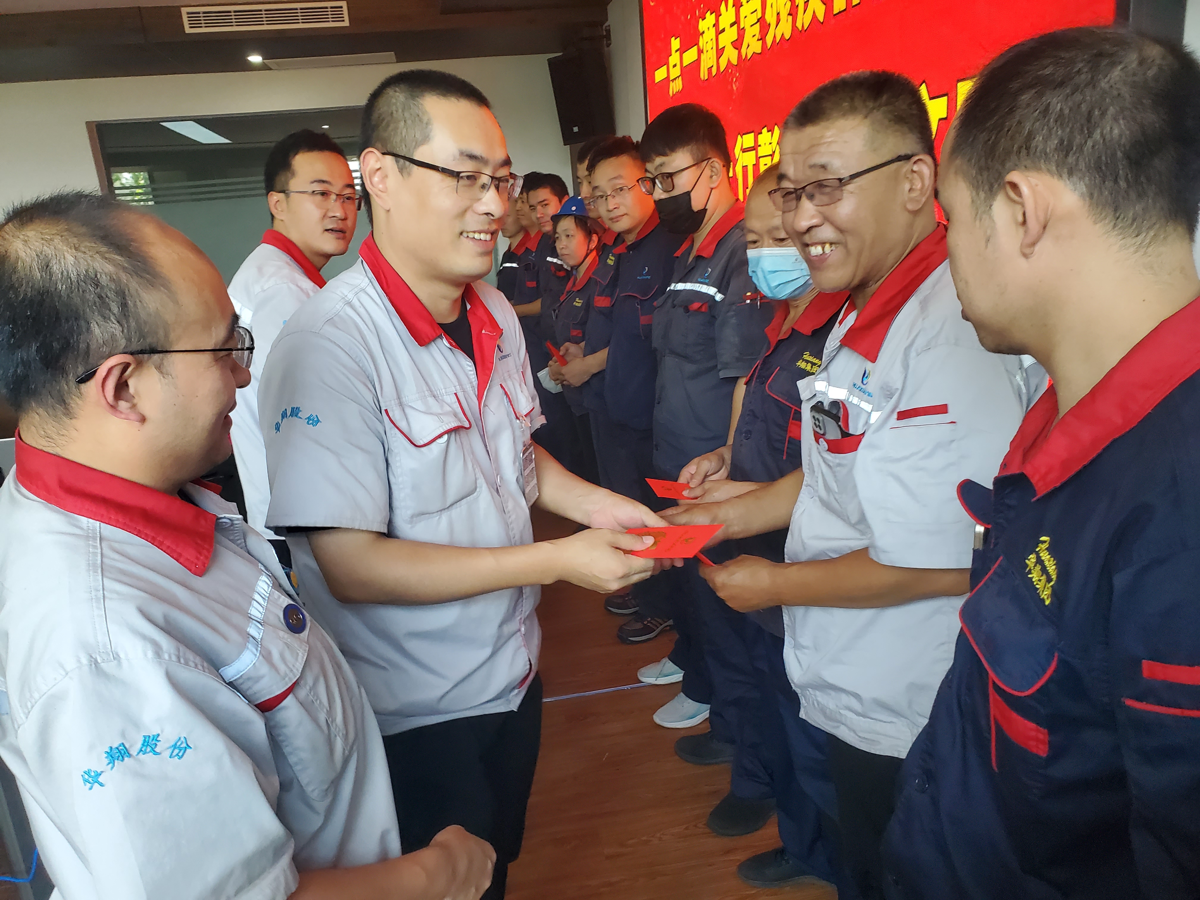 “扶殘助殘有你有我”，華翔很暖心！